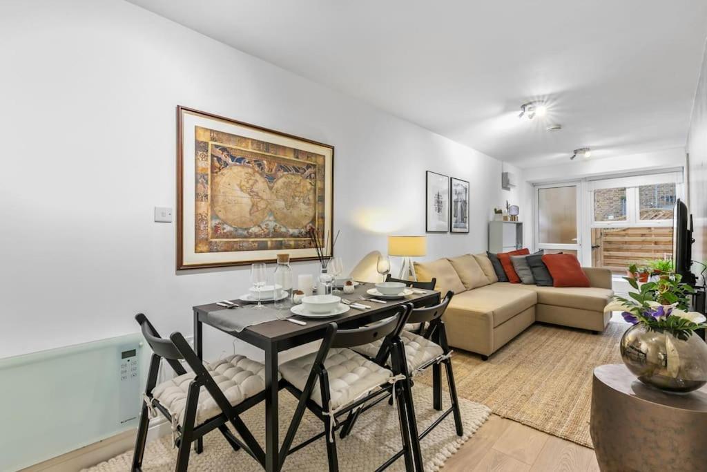 Holiday Home 2Br L 2Ba With Patio-Sleep 6 Londen Buitenkant foto