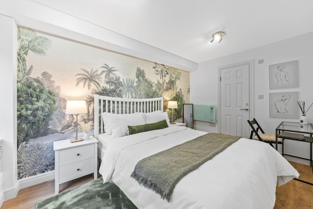 Holiday Home 2Br L 2Ba With Patio-Sleep 6 Londen Buitenkant foto