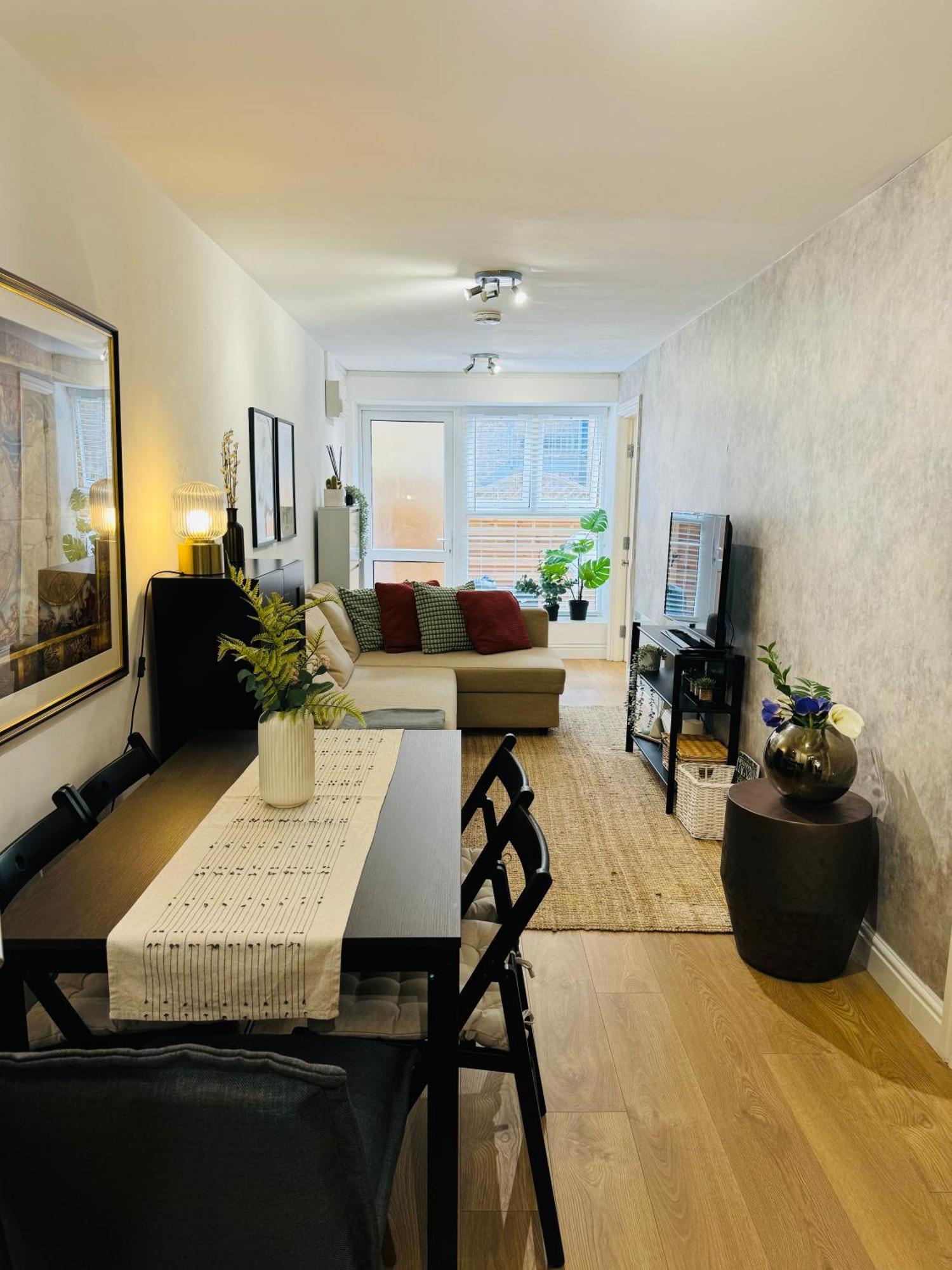 Holiday Home 2Br L 2Ba With Patio-Sleep 6 Londen Buitenkant foto
