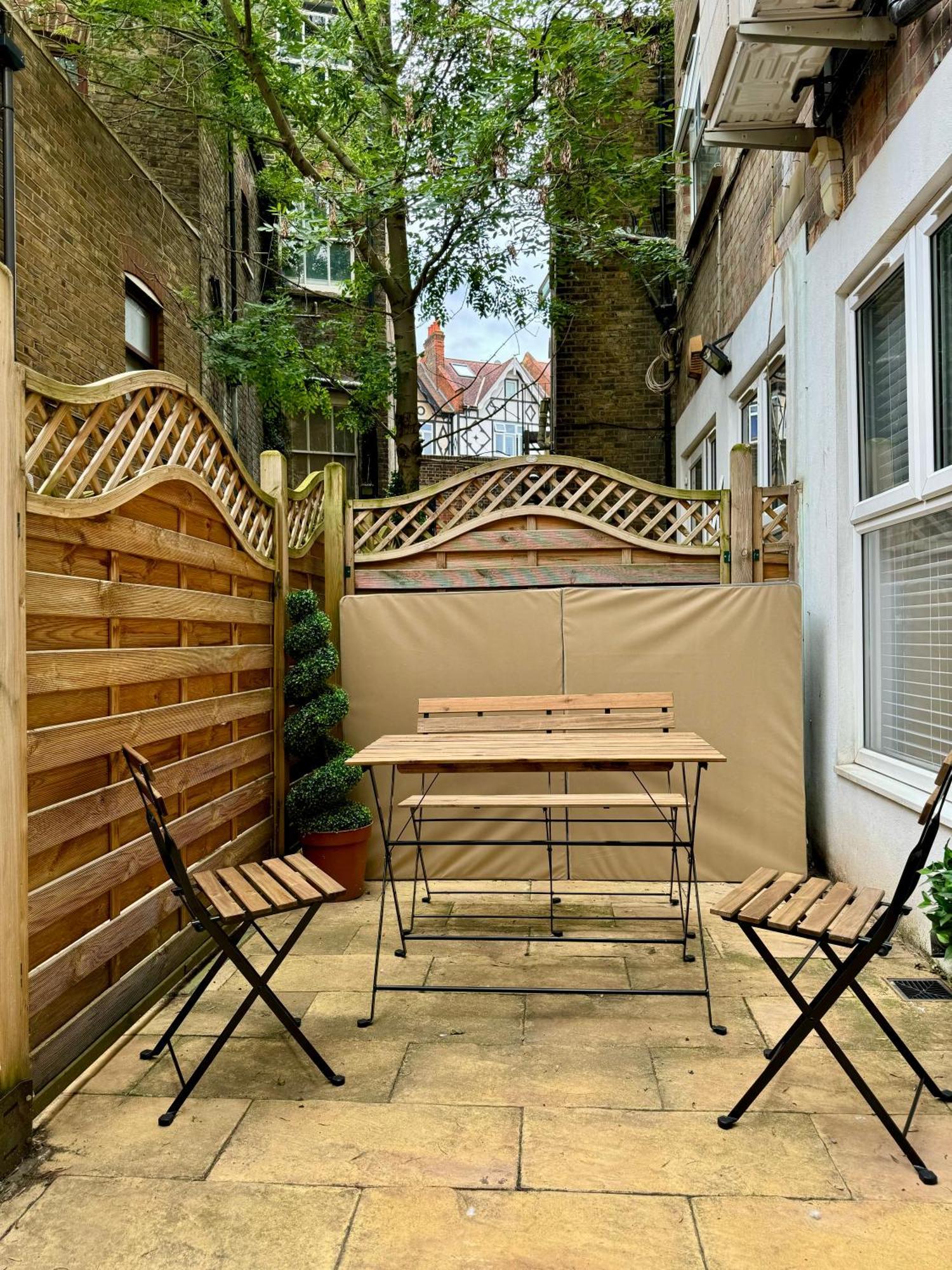 Holiday Home 2Br L 2Ba With Patio-Sleep 6 Londen Buitenkant foto