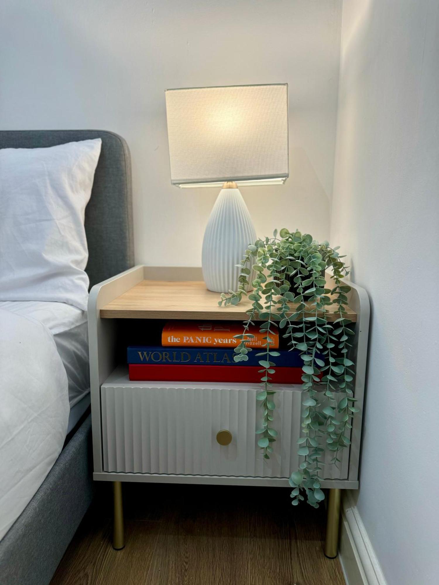 Holiday Home 2Br L 2Ba With Patio-Sleep 6 Londen Buitenkant foto